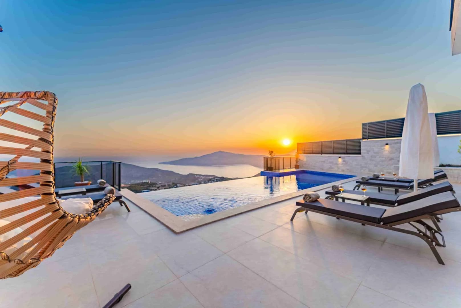 Kaş Kalkan'da Eşsiz Manzaralı, Özel Havuzlu, Lüks Villa görsel 3