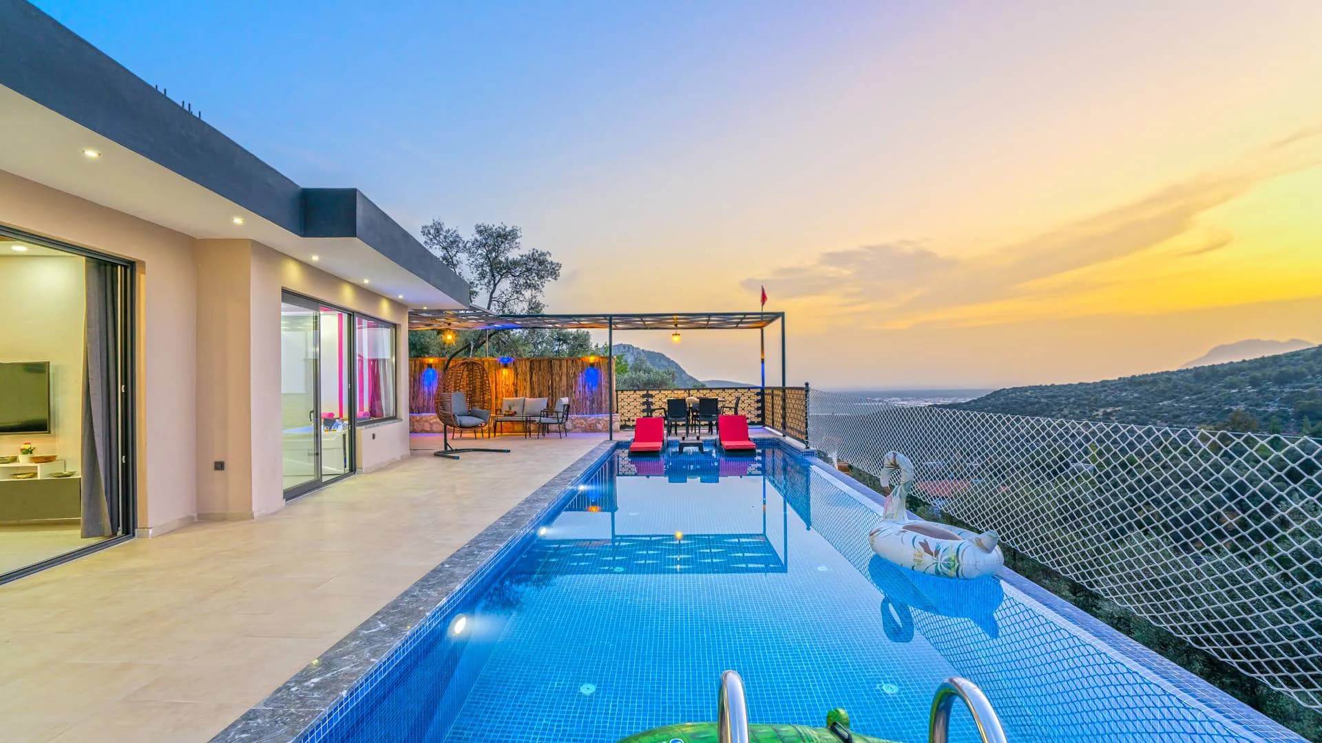 Kaş İslamlar'da Dağ Manzaralı, Özel Havuzlu, Konforlu Villa görsel 3
