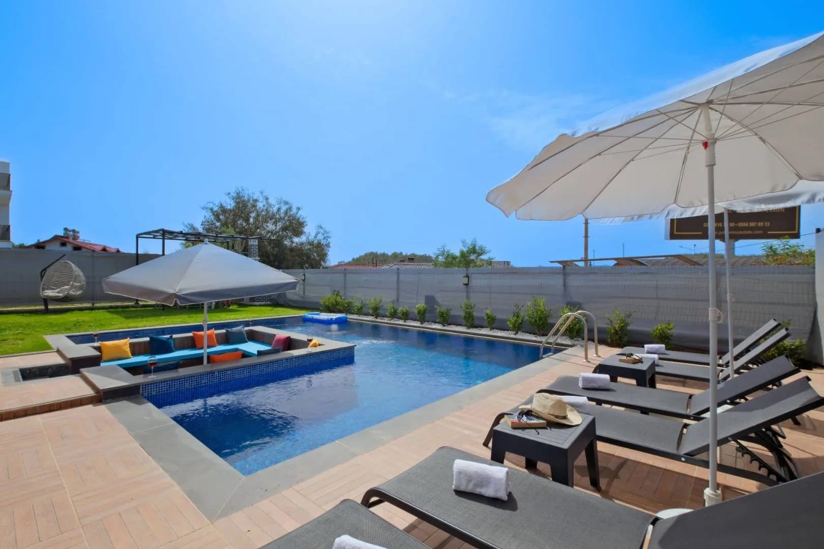 Fethiye Karagedik'te Doğa Manzaralı, Özel Havuzlu, Bahçeli Villa görsel 3