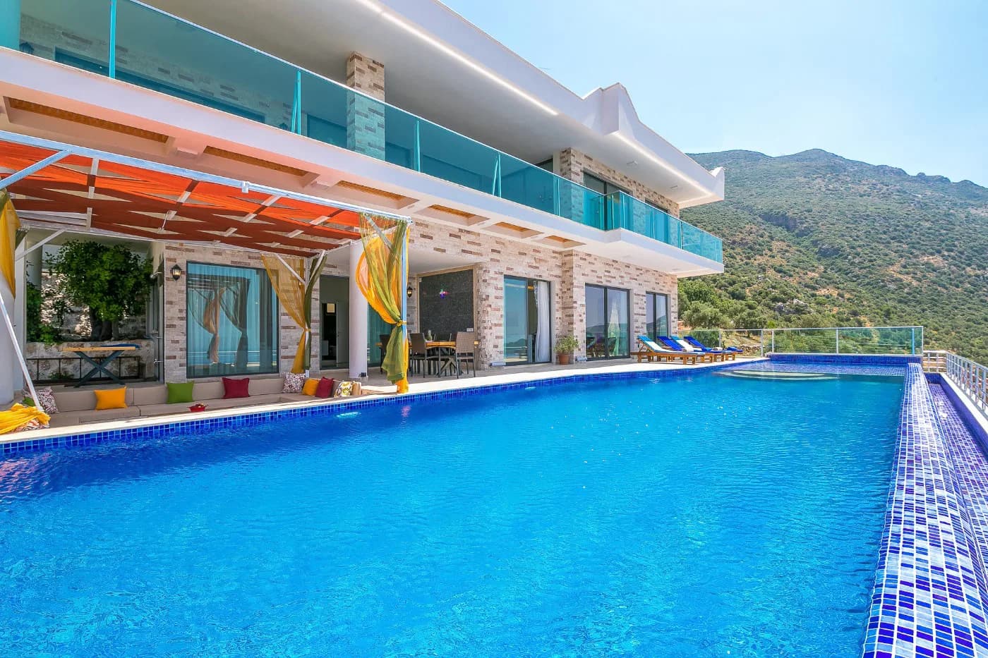 Kaş İslamlar'da Deniz Manzaralı, Özel Isıtmalı Havuzlu, Lüks Villa görsel 3