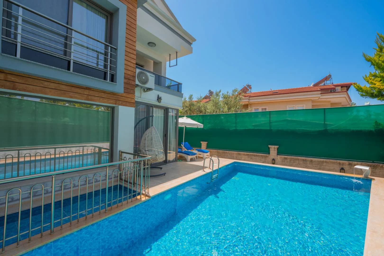 Muğla Fethiye'de Denize ve Merkeze Yakın, Özel Havuzlu, Jakuzili Villa görsel 3