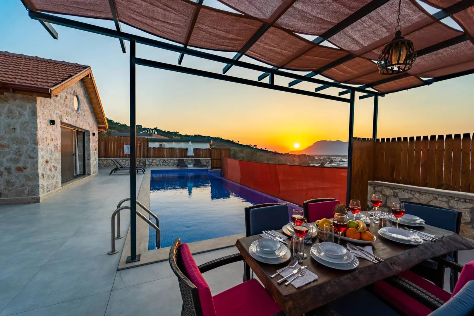 Kaş Gelemiş'te Göz Alıcı Doğada, Özel Havuzlu, Taş Villa görsel 3