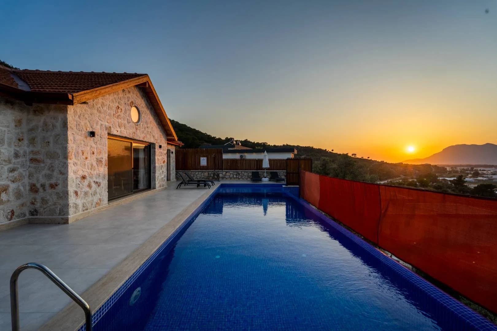 Kaş Gelemiş'te Göz Alıcı Doğada, Özel Havuzlu, Taş Villa görsel 2