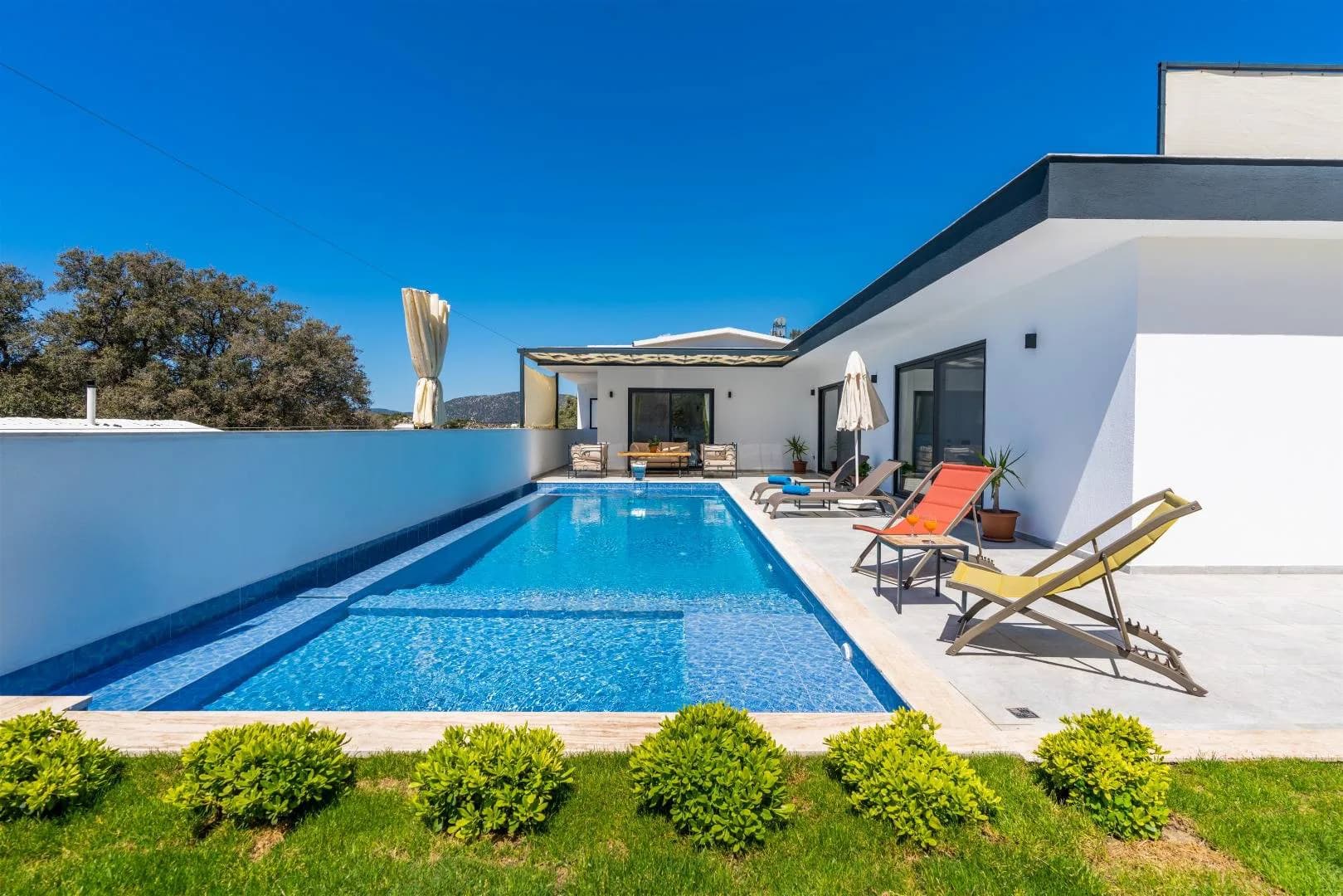 Kaş Bezirgan'da Sakin Konumda, Özel Havuzlu, Bahçeli Villa görsel 3