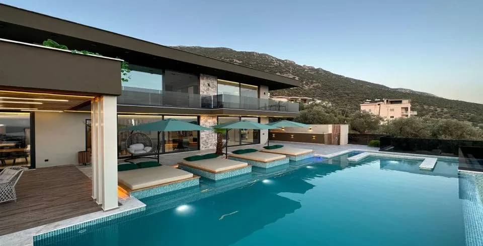 Kaş Bezirgan'da Deniz Manzaralı, Jakuzili, Saunalı, 9 Kişilik Villa görsel 2