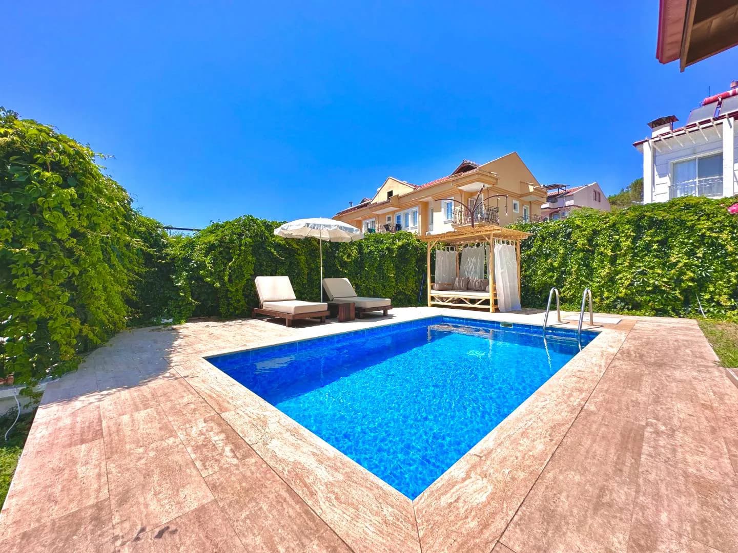 Fethiye Ölüdeniz'de Sakin Konumda, Özel Havuzlu, 4 Kişilik Villa görsel 2