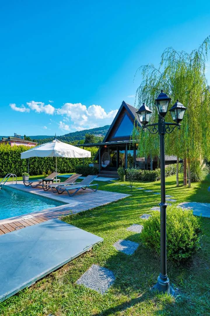 Sapanca Yanık'ta Tesis İçerisinde, Isıtmalı Havuzlu, Lüks Bungalov görsel 2