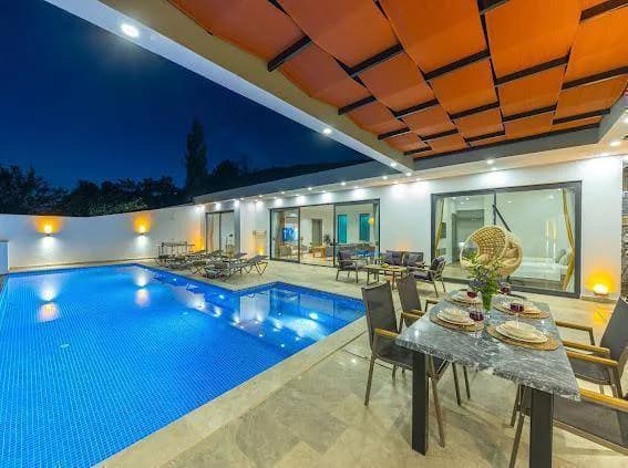 Kaş İslamlar'da Yemyeşil Doğa Manzaralı, Özel Havuzlu, Kiralık Villa görsel 2