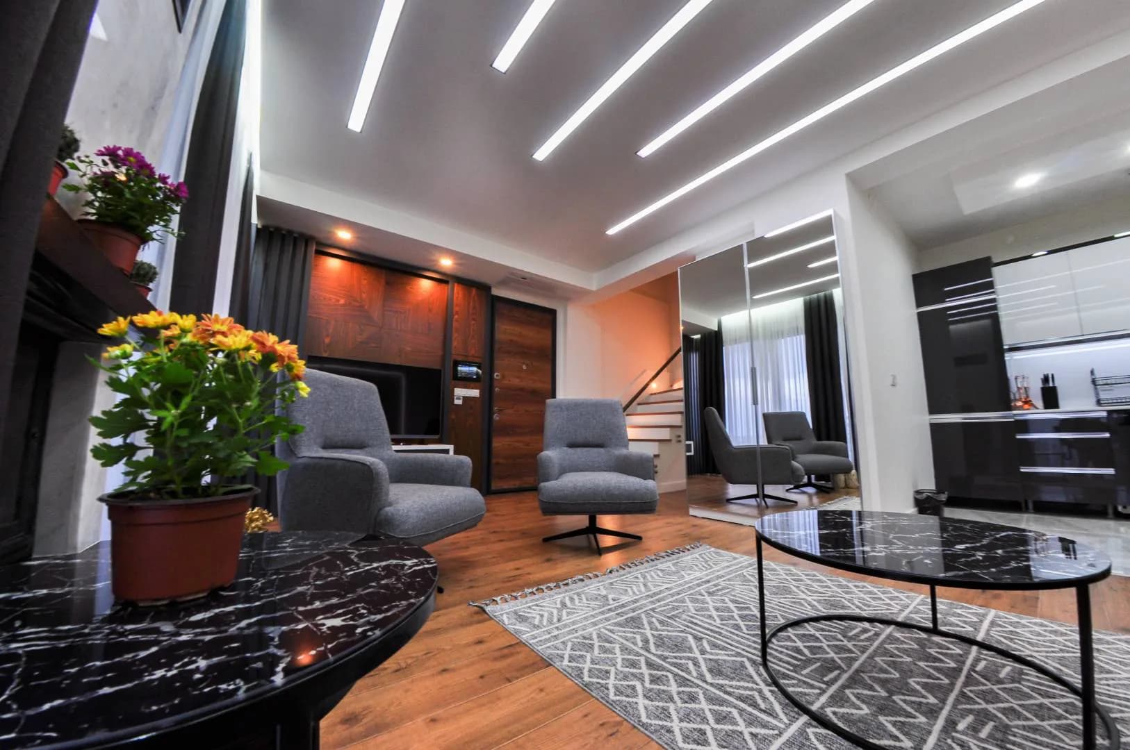 Sapanca Güldibi'nde Konforlu Tesiste, Isıtmalı Havuzlu, Modern Villa görsel 3