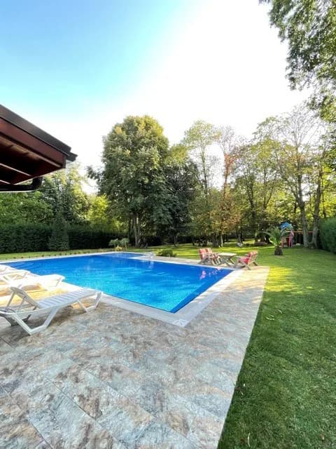 Sakarya Sapanca'da Elverişli Konumda, Özel Havuzlu, Geniş Villa görsel 3