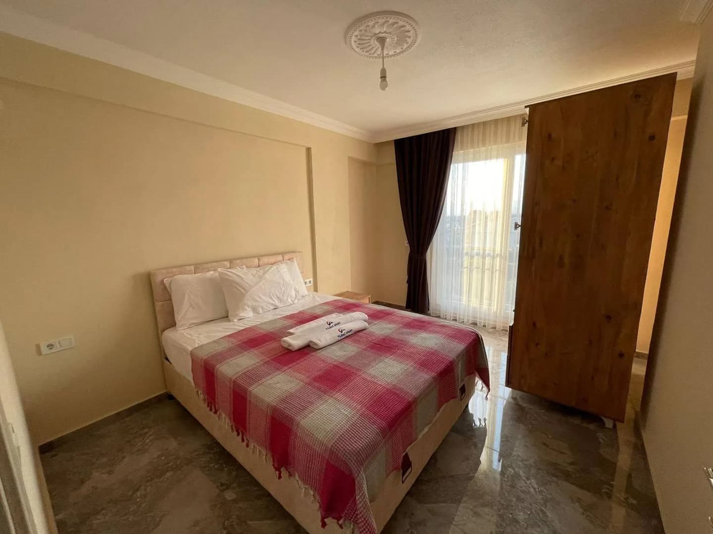 Fethiye Patlangıç'ta Merkezi Konumlu, Konforlu Tasarımlı, 1+1 Ev görsel 3