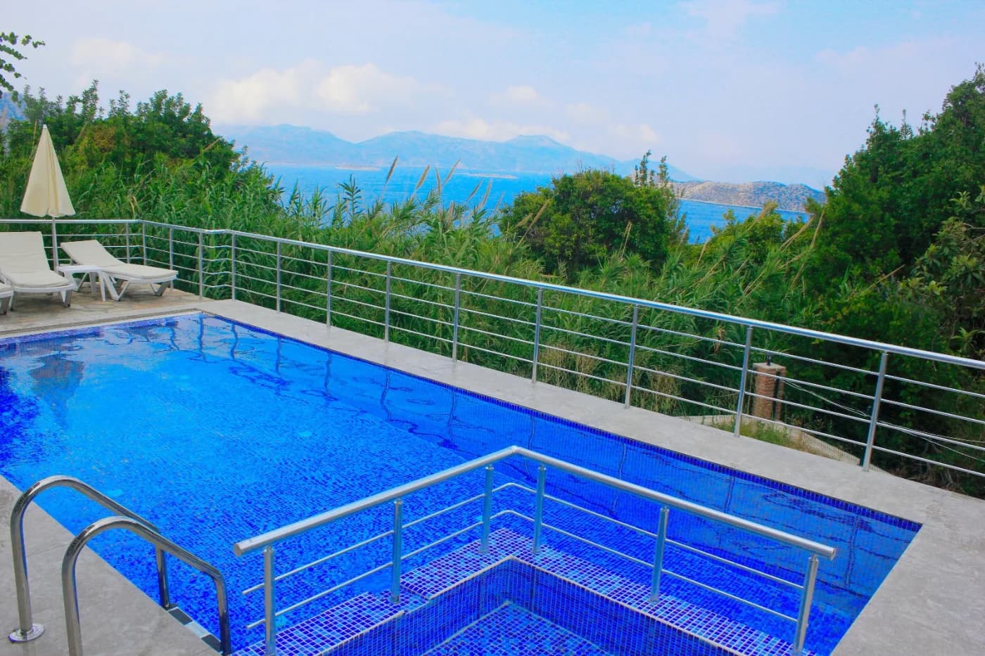 Marmaris'te Muhteşem Deniz Manzaralı, Özel Havuzlu, Şık Villa görsel 3