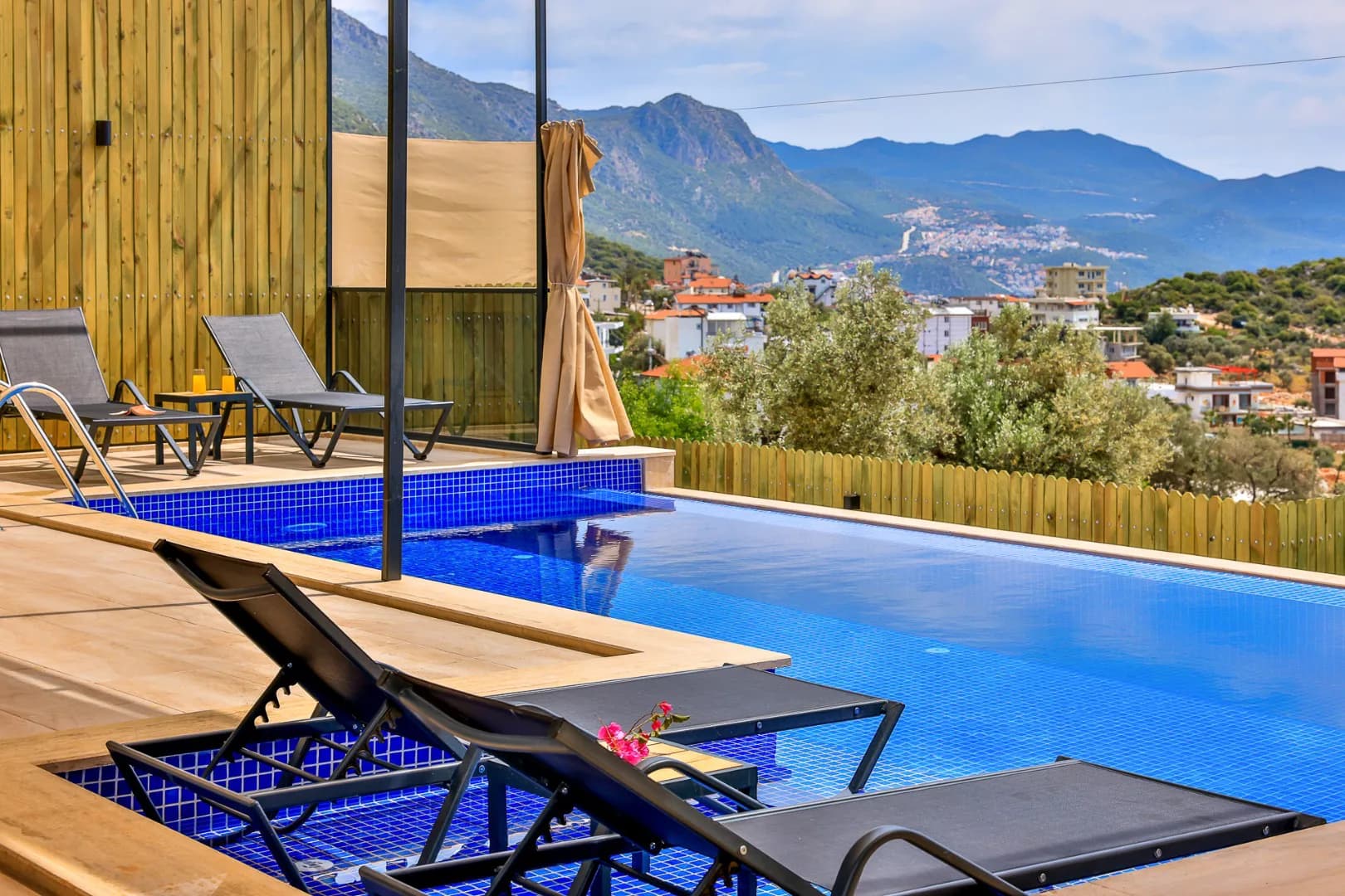 Antalya Kaş'ta Huzurun Kucağında, Özel Havuzlu, Jakuzili, Modern Villa görsel 2