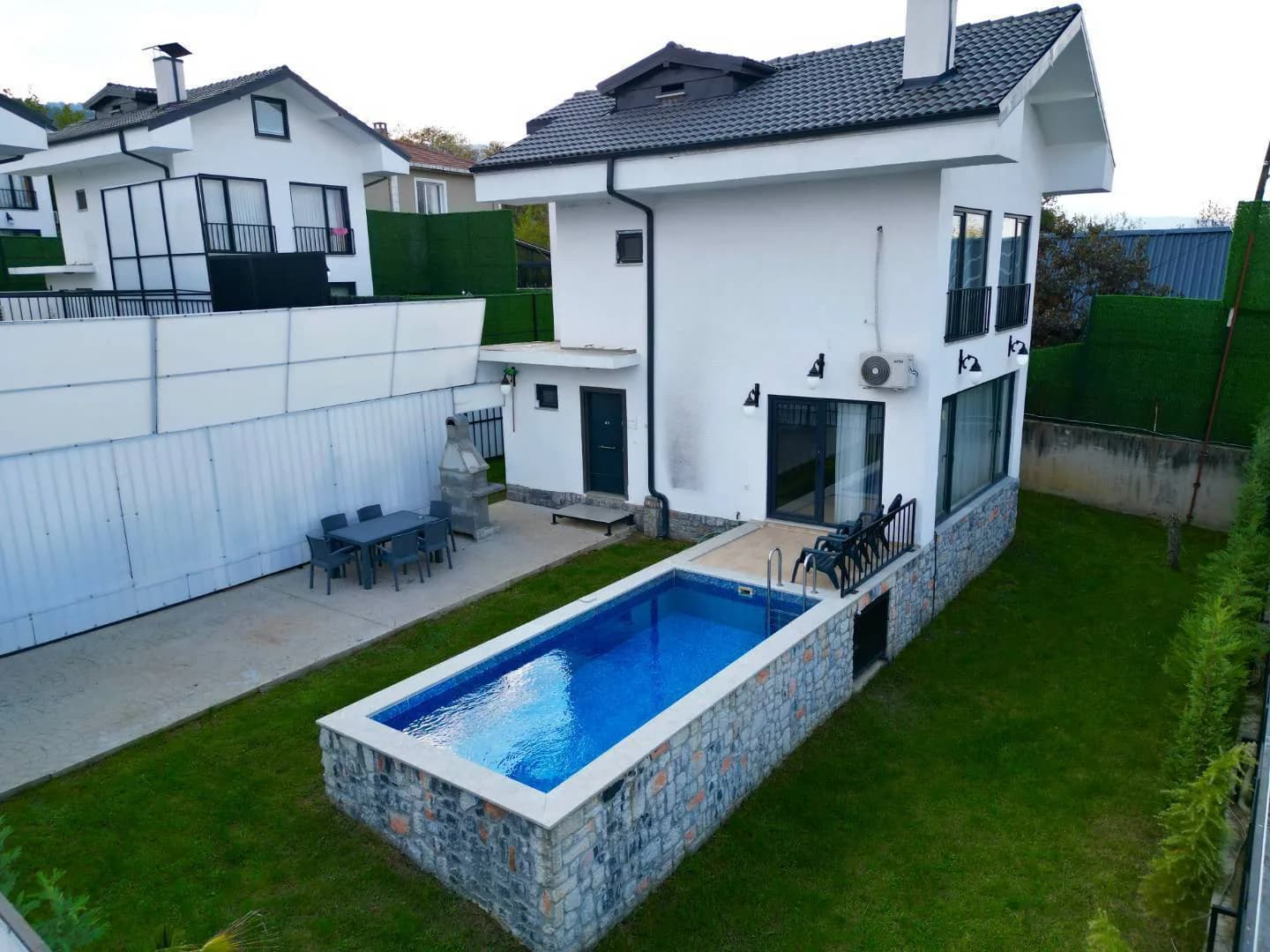 Sapanca Ünlüce'de Muhteşem Doğada, Özel Havuzlu, Modern Villa görsel 3