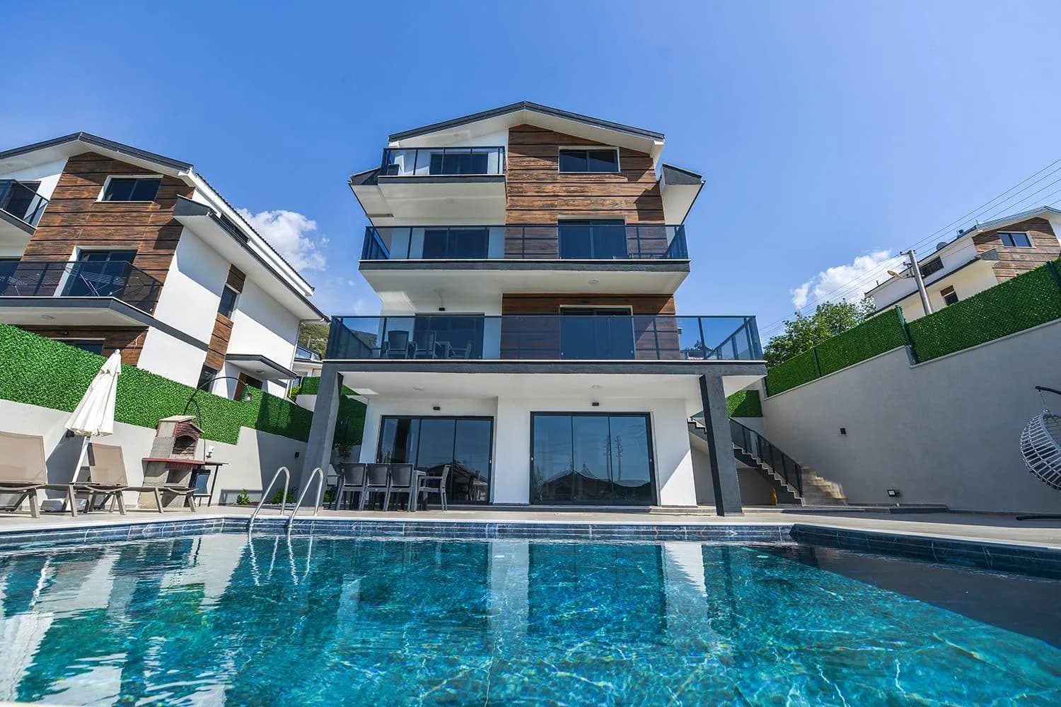 Fethiye Ölüdeniz'de Geniş Bahçe İçerisinde, Özel Havuzlu, Kiralık Villa görsel 3