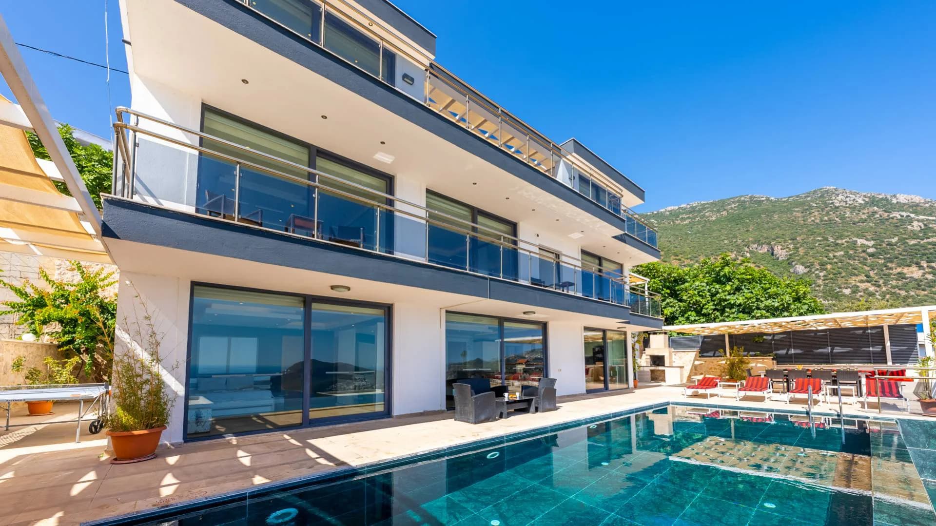 Kaş İslamlar'da Muhteşem Manzaralı, Özel Havuzlu, Lüks Villa görsel 2