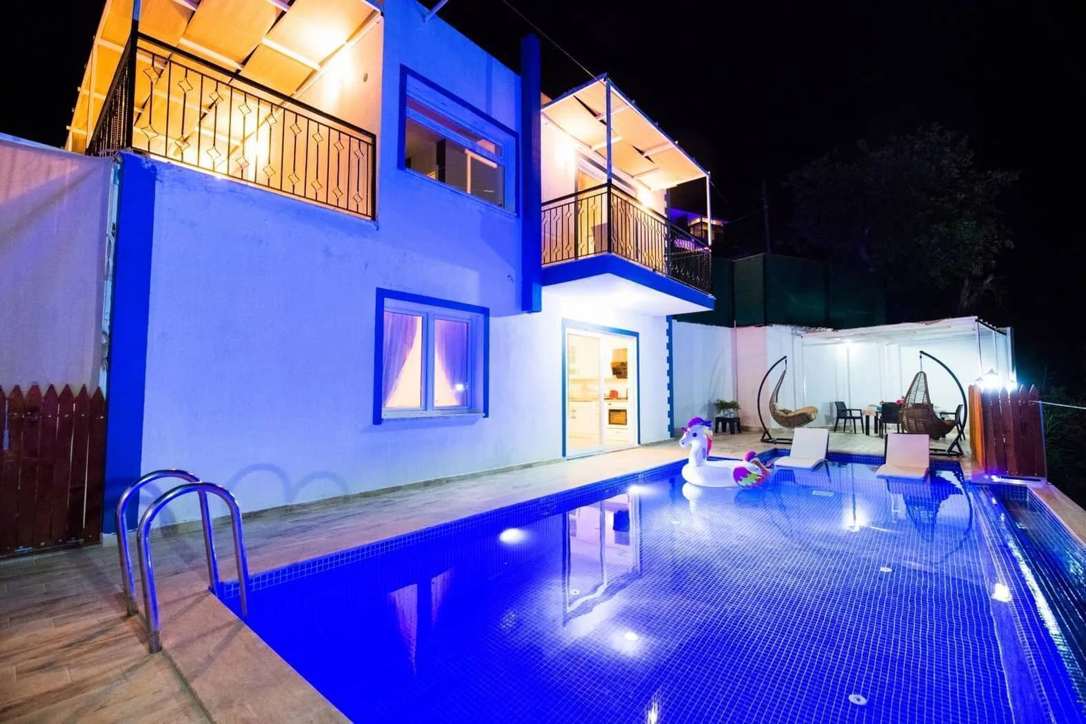 Kaş Üzümlü'de Geniş Ailelere Uygun, Özel Havuzlu, Tatil Villası görsel 2