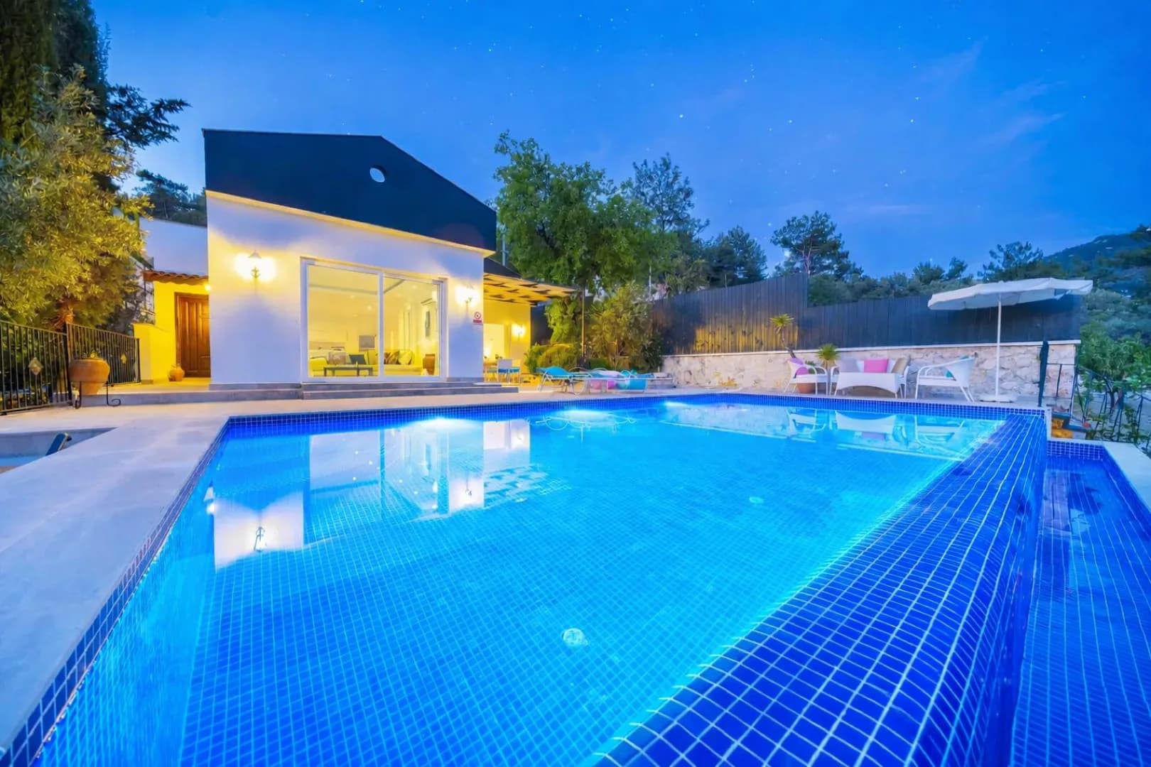 Kaş İslamlar'da Çiftlere Uygun, Özel Havuzlu, Jakuzili, Modern Villa görsel 2