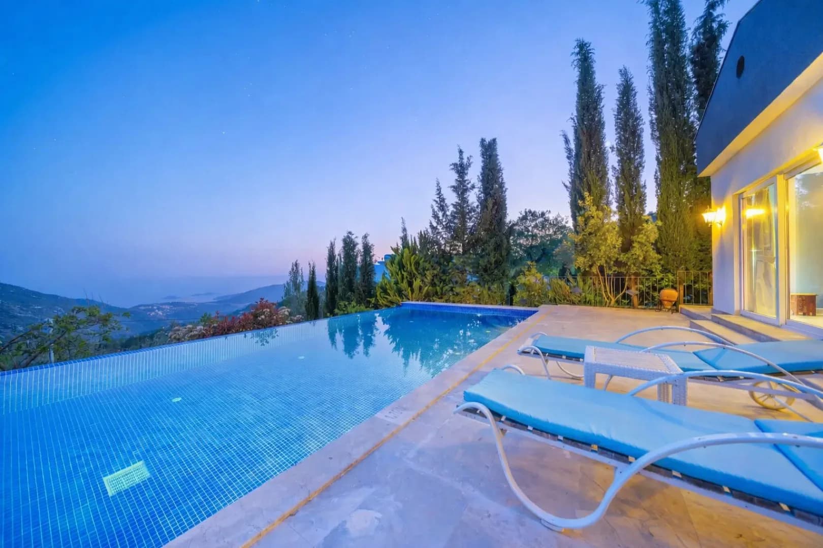 Kaş İslamlar'da Çiftlere Uygun, Özel Havuzlu, Jakuzili, Modern Villa görsel 3