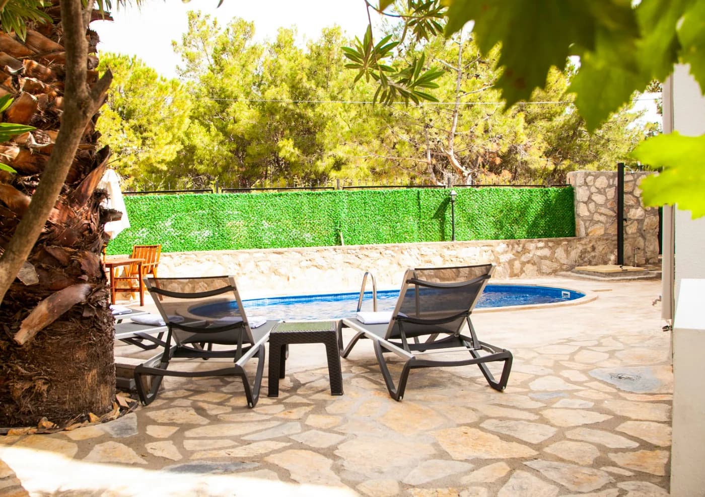 Muğla Datça'da Merkezi Konumda, Özel Havuzlu, Konforlu Villa görsel 2