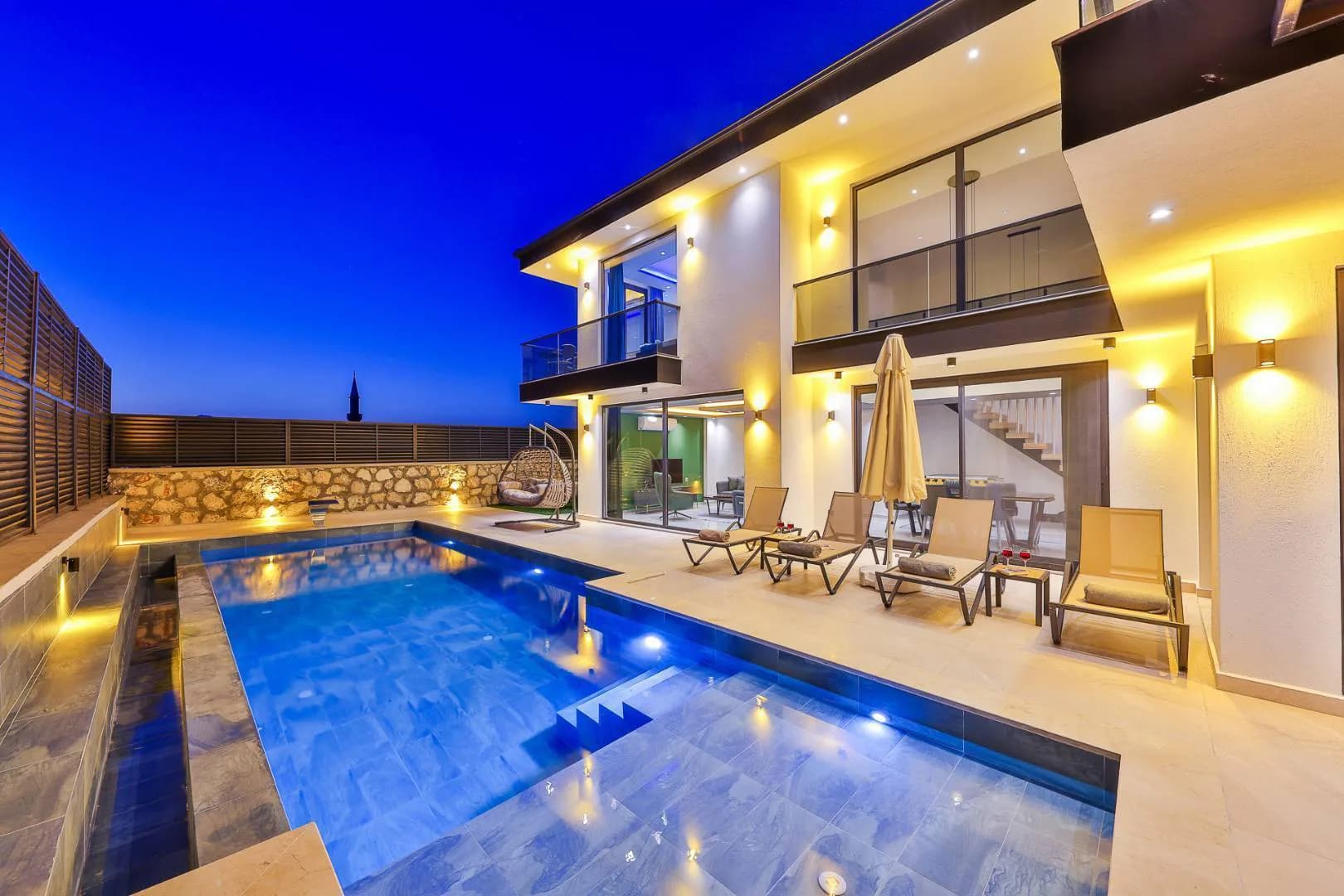 Kaş Yeşilköy'de Geniş Bahçeli, Özel Havuzlu, Kiralık Villa görsel 2