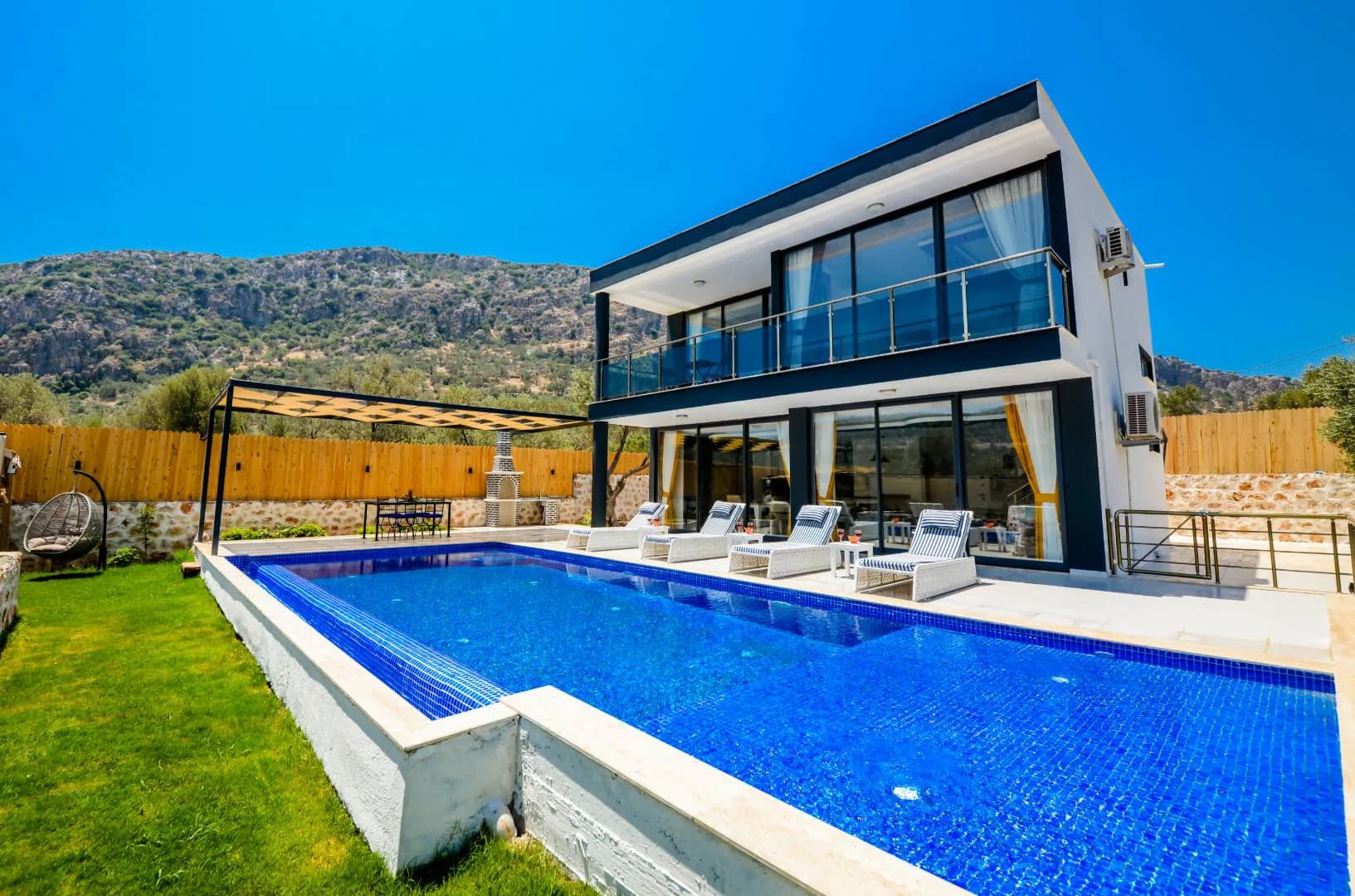 Kaş Bezirgan'da Gözlerden Uzak, Özel Havuzlu, Balayı Villası görsel 2