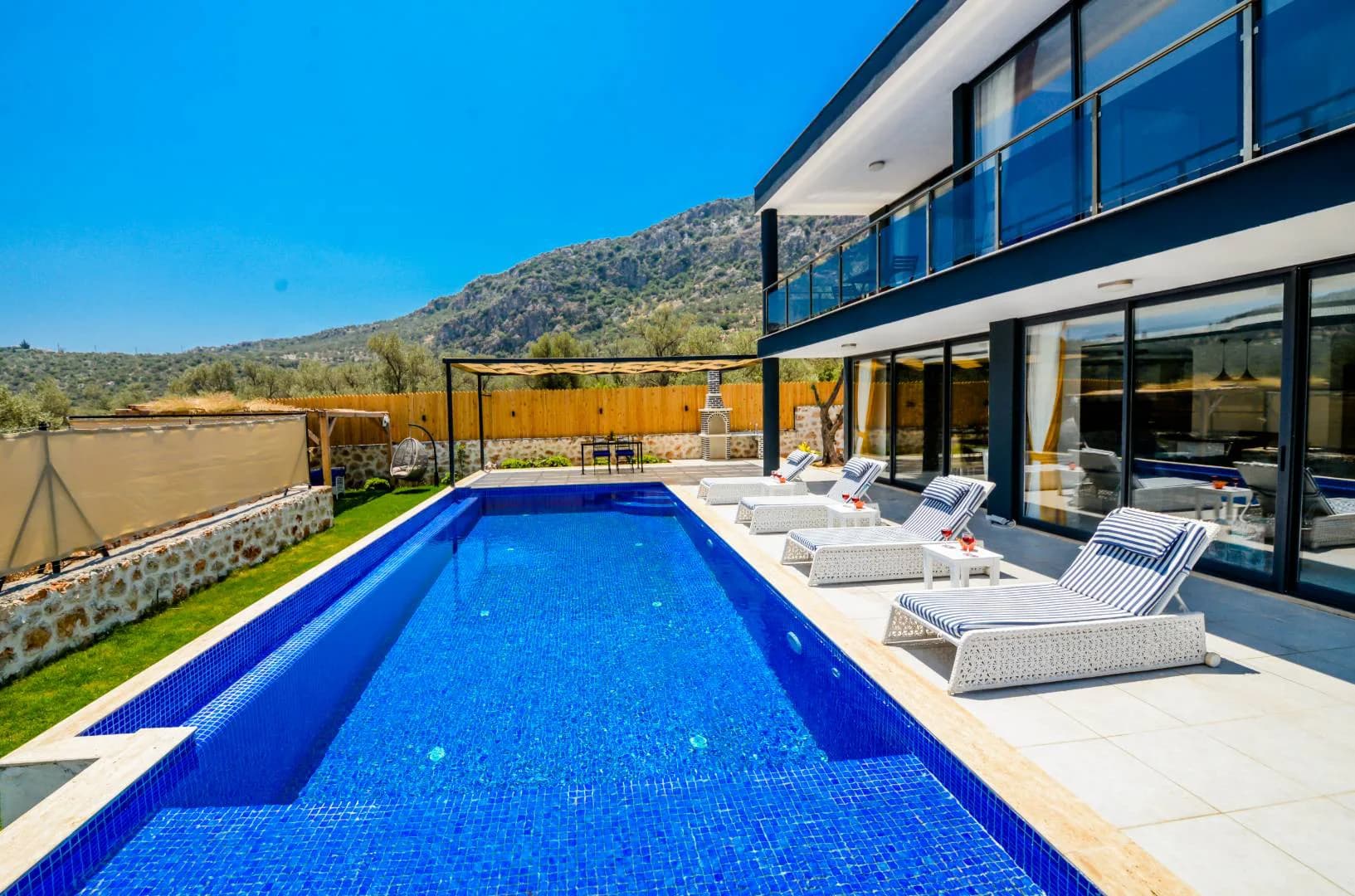 Kaş Bezirgan'da Gözlerden Uzak, Özel Havuzlu, Balayı Villası görsel 3