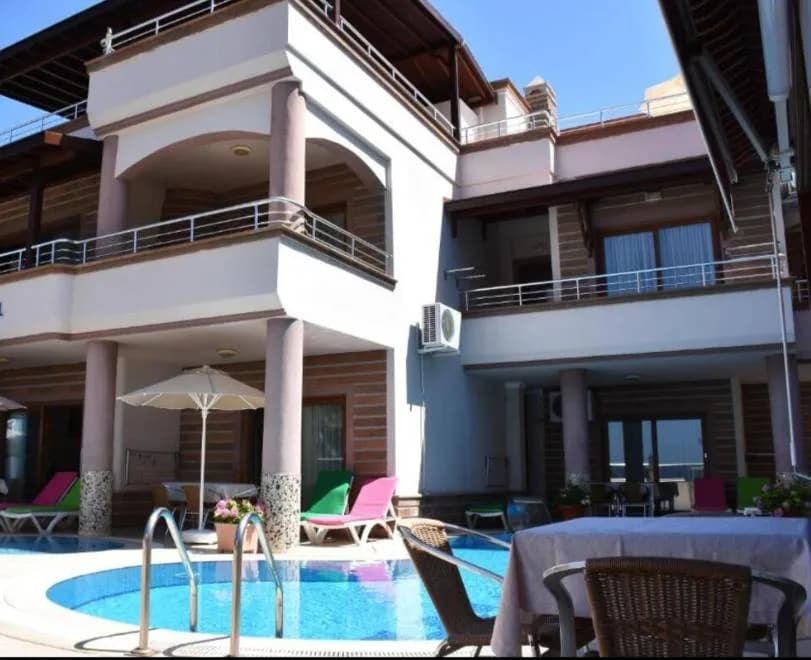 Muğla Bodrum'da Denize Sıfır, Ortak Havuzlu, 1+1 Konforlu Suit görsel 2