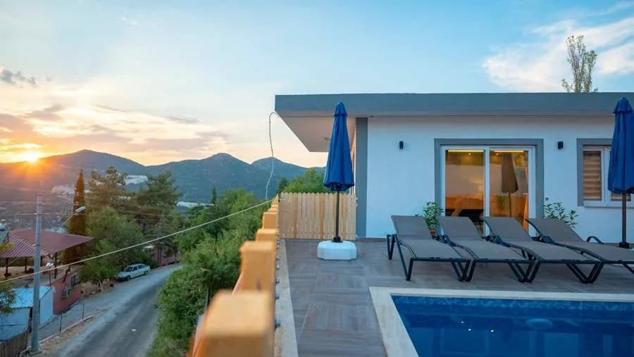 Kaş Sarıbelen'de Doğa Manzaralı, Özel Havuzlu, Jakuzili Villa görsel 3