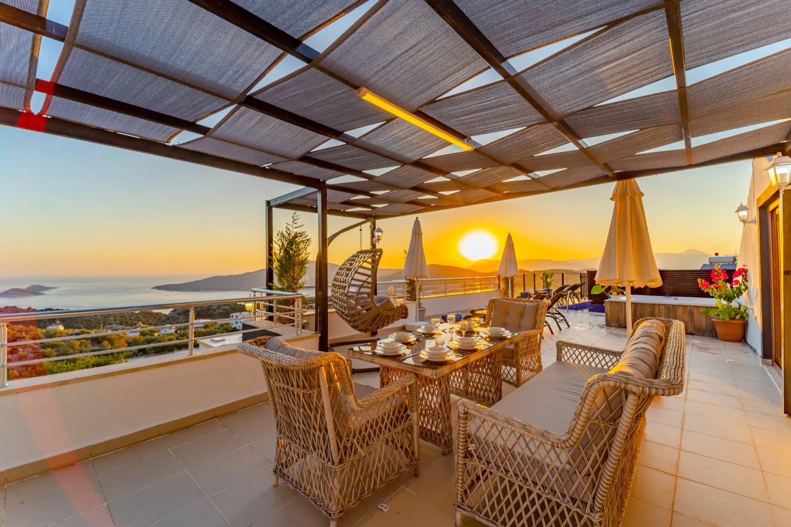 Kaş Bezirgan'da Deniz Manzaralı, Özel Havuzlu, Jakuzili, Geniş Villa görsel 3