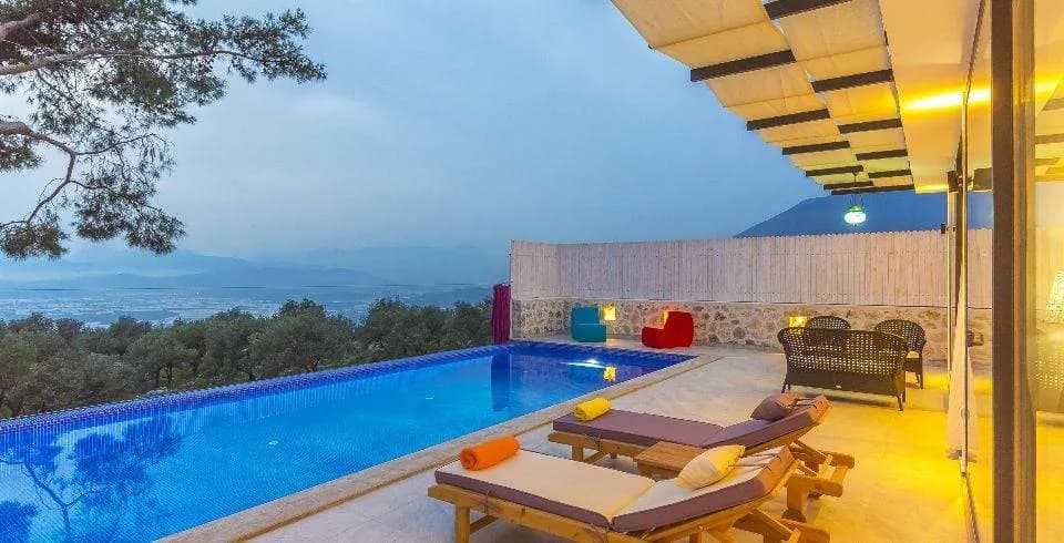 Kaş Üzümlü'de Nezih Konumda, Özel Havuzlu, Kiralık Balayı Villası görsel 3
