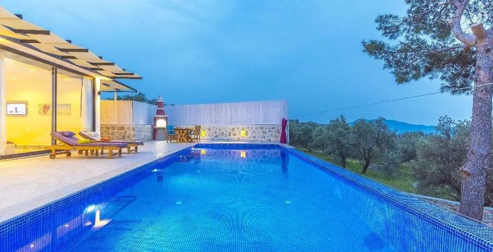 Kaş Üzümlü'de Nezih Konumda, Özel Havuzlu, Kiralık Balayı Villası görsel 2