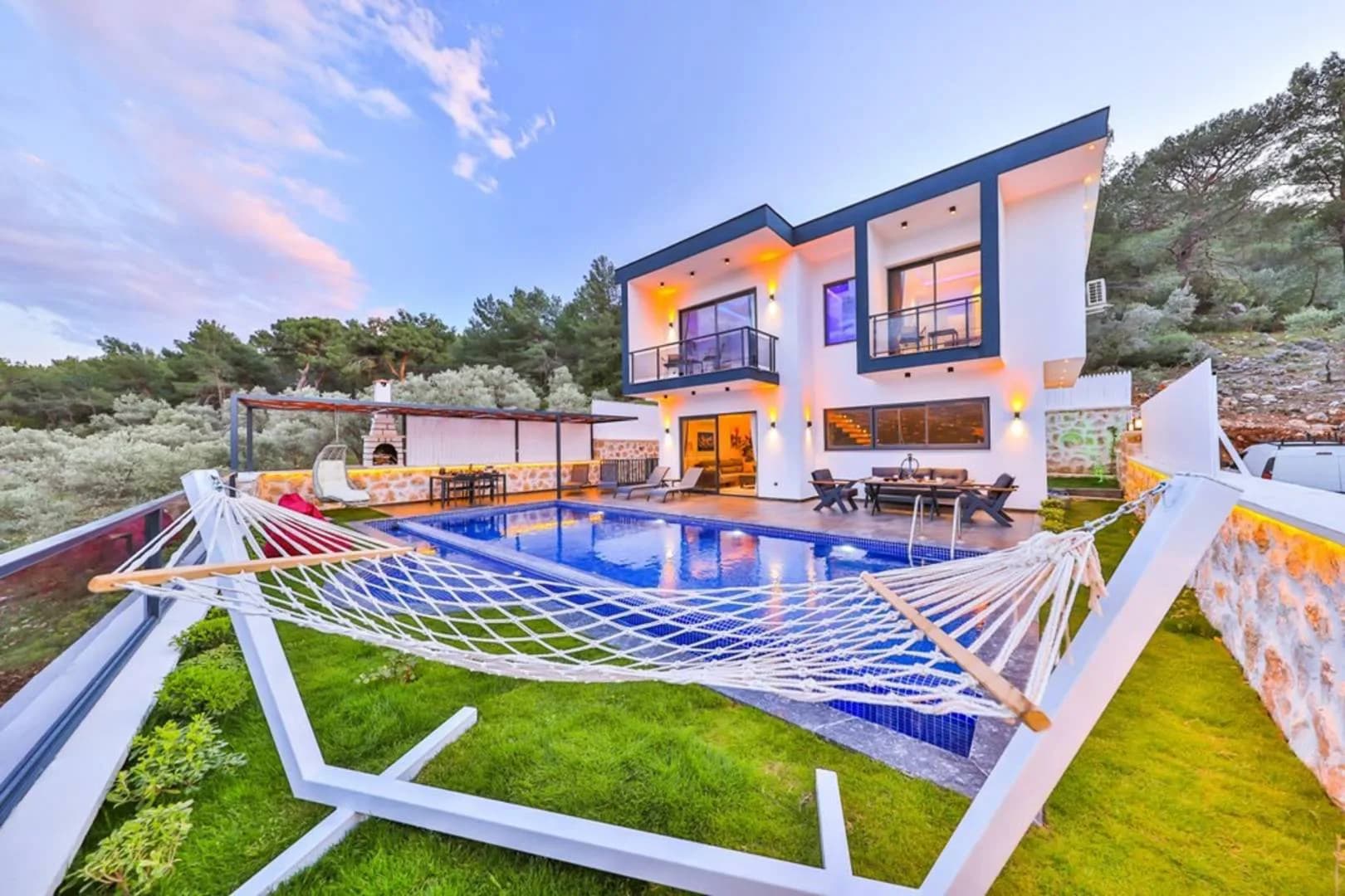 Kaş Yeşilköy'de Eşsiz Doğa İçinde, Özel Havuzlu, Lüks Villa görsel 2