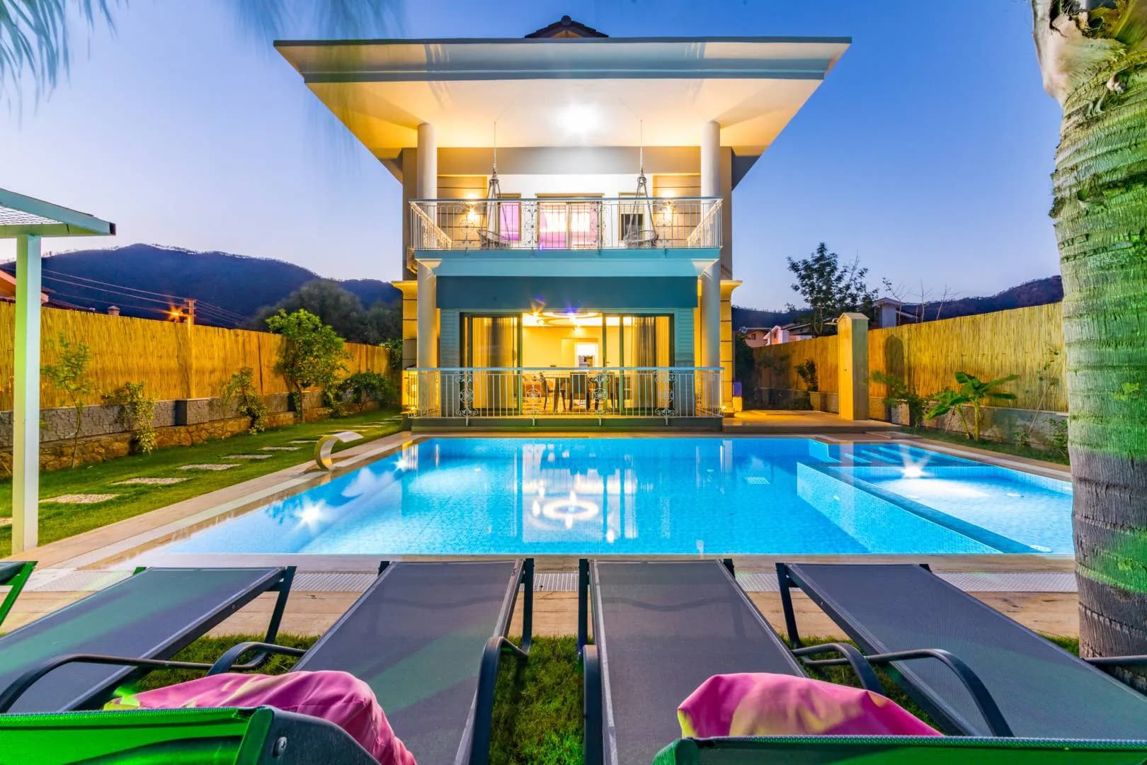 Muğla Marmaris'te Yeşillikler İçerisinde, Özel Havuzlu, Modern Villa görsel 3
