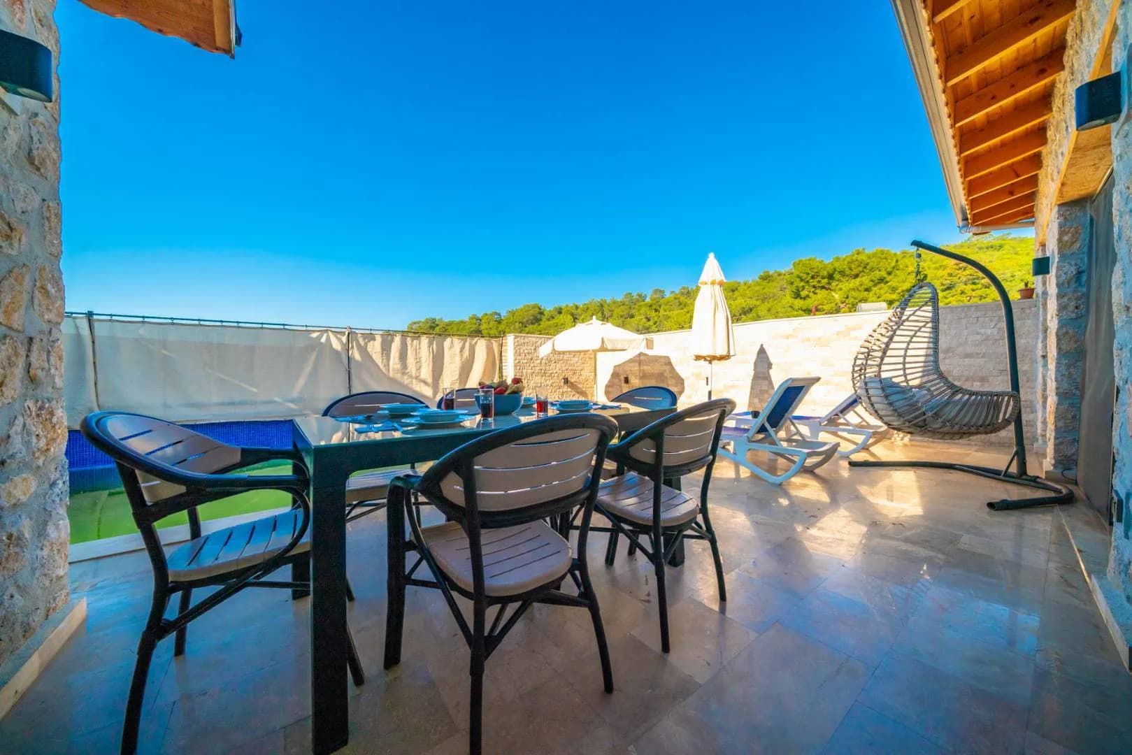 Kaş Yeşilköy'de Gözlerden Uzak, Özel Havuzlu, Jakuzili, Kiralık Villa görsel 3