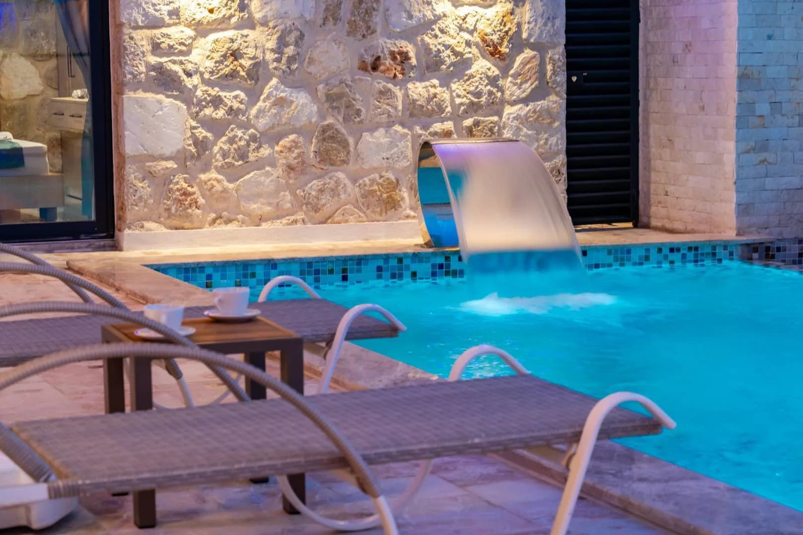 Kaş Yeşilköy'de Gözlerden Uzak, Özel Havuzlu, Jakuzili, Kiralık Villa görsel 2