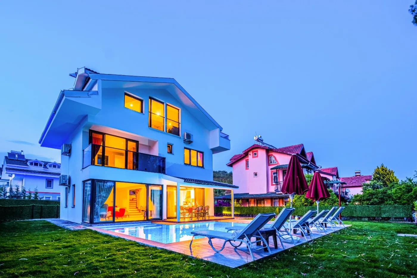 Fethiye Çiftlik'de Geniş Bahçeli, Özel Havuzlu, 4+1 Lüks Villa görsel 2