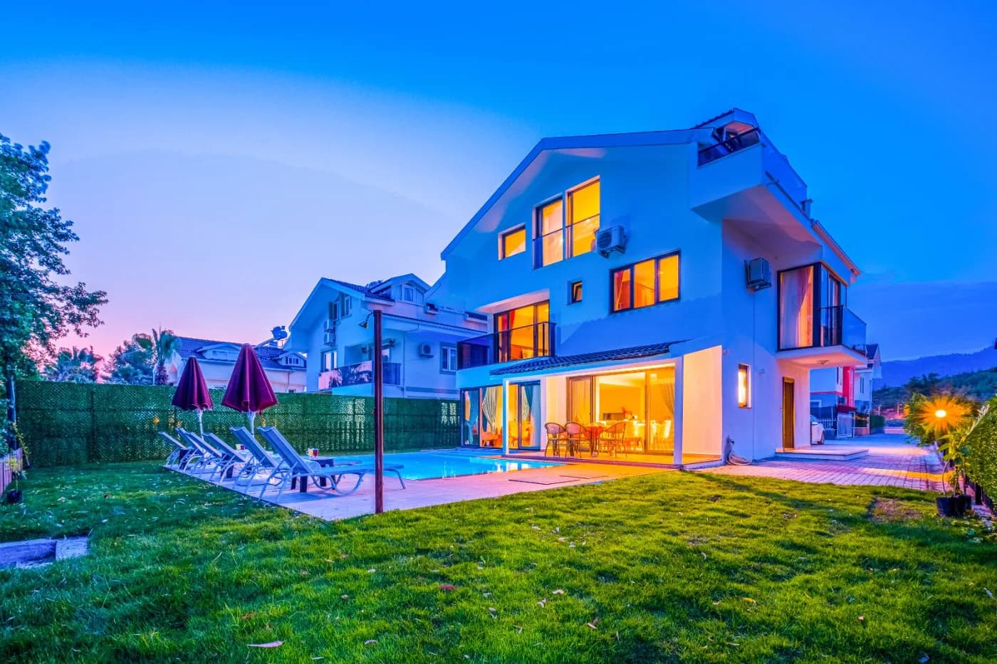 Fethiye Çiftlik'de Geniş Bahçeli, Özel Havuzlu, 4+1 Lüks Villa görsel 3