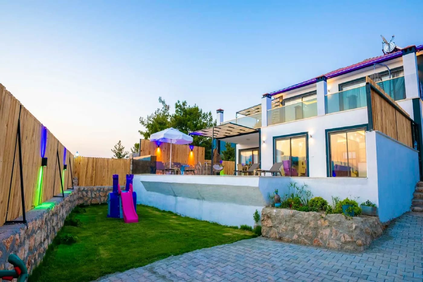 Kaş Palamut'da Doğa İçerisinde, Özel Havuzlu, Lüks Kiralık Villa görsel 3