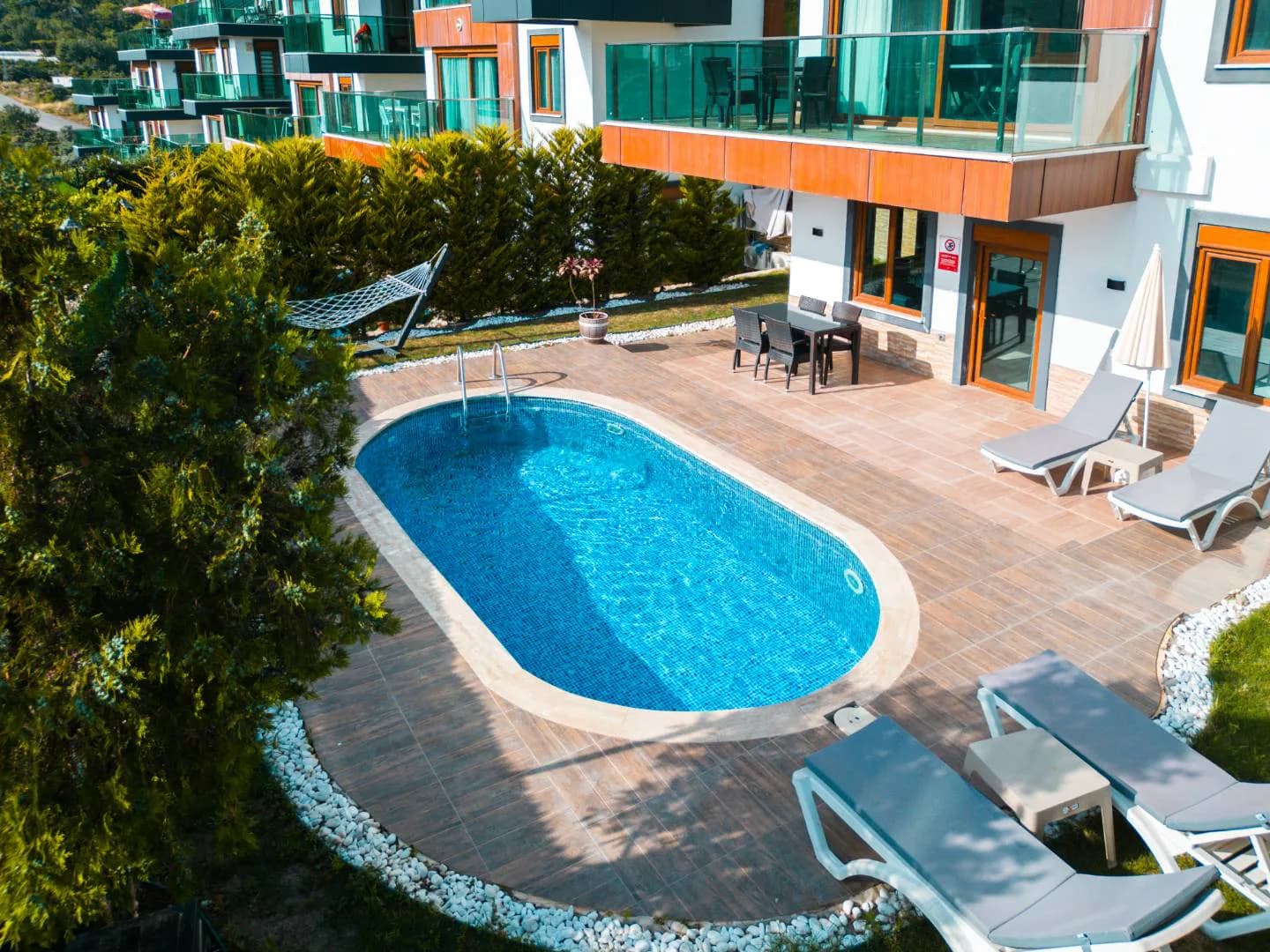 Alanya'da Merkezi Konumda, Deniz Manzaralı, Isıtmalı Havuzlu Villa görsel 3