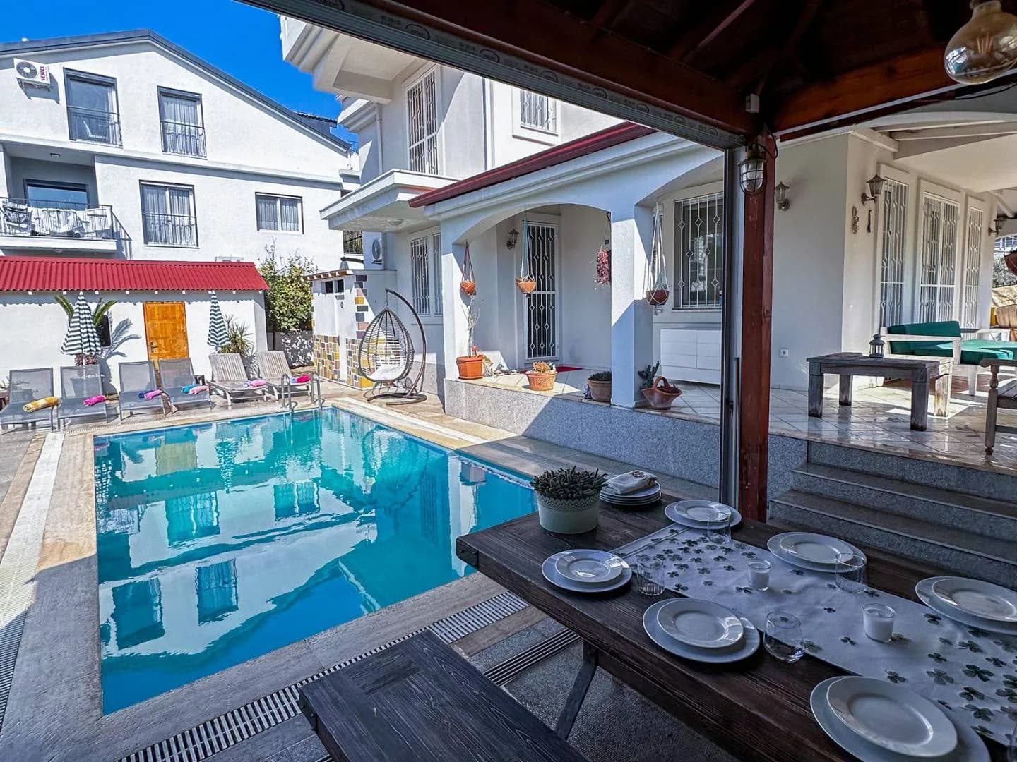 Fethiye Akarca'da Merkezi Konumda, Özel Havuzlu, Verandalı Villa görsel 3