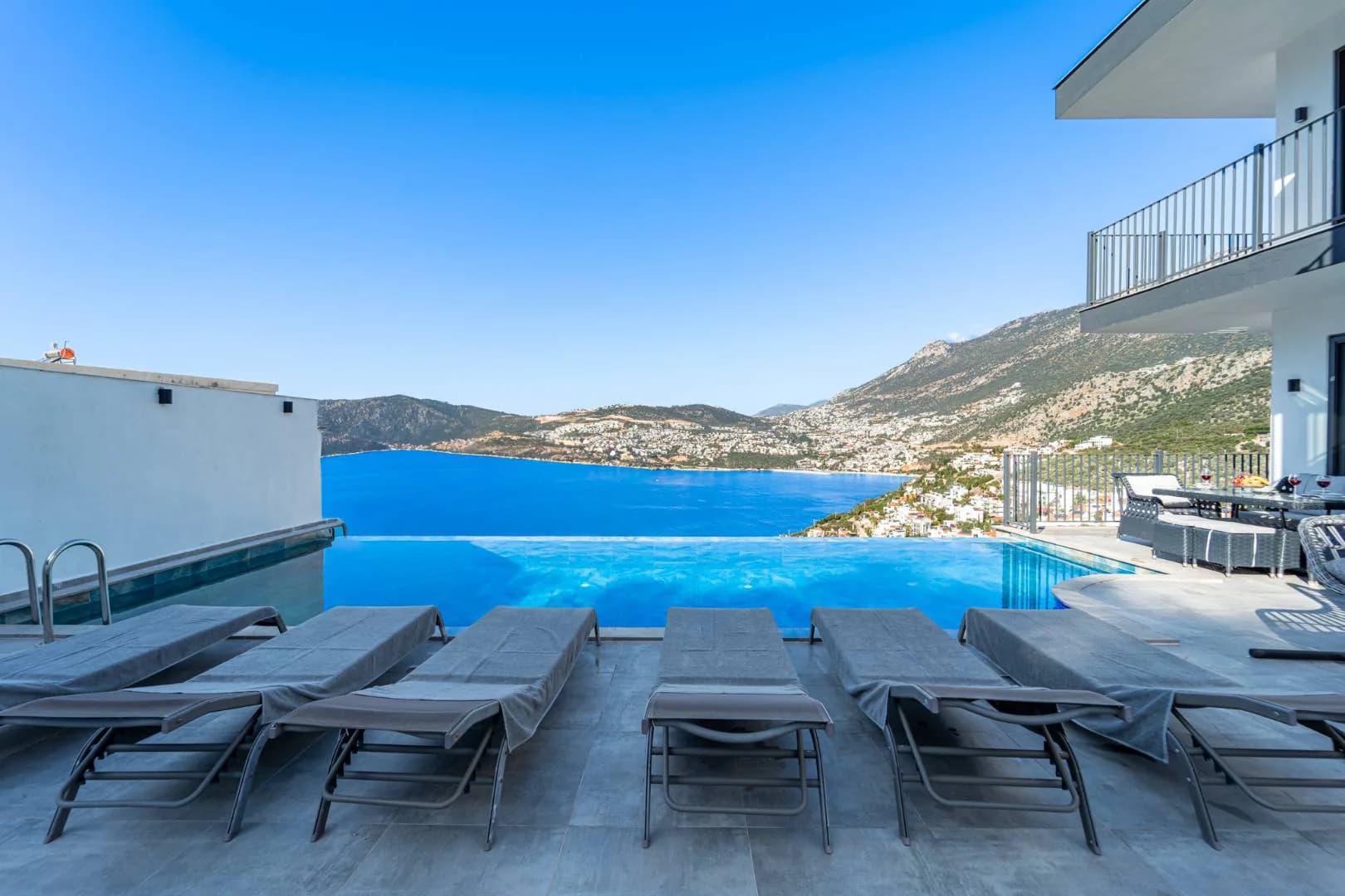 Kaş Çukurca'da Elverişli Konumda, Özel Havuzlu, 10 Kişilik Villa görsel 3