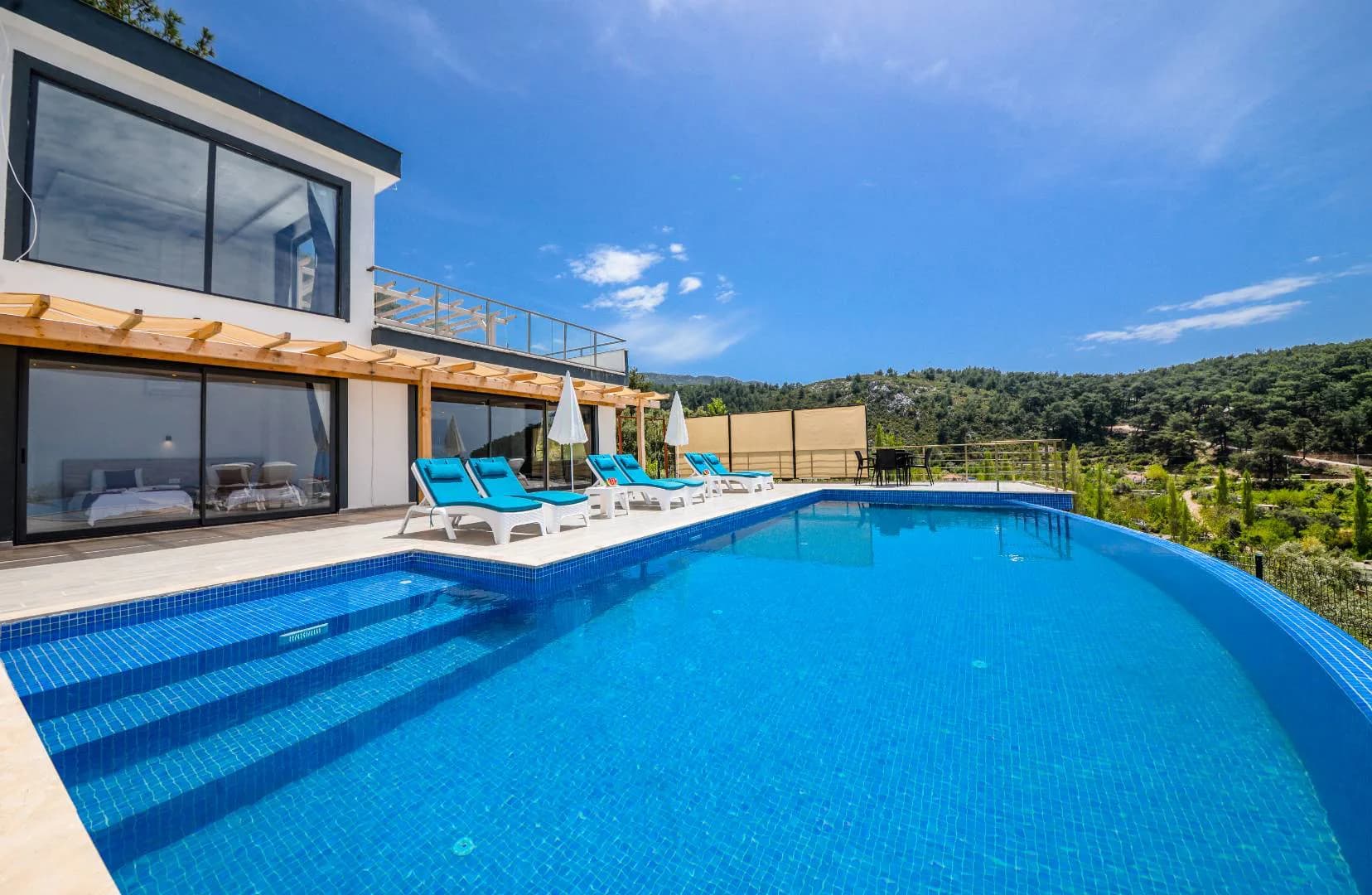 Kaş İslamlar'da Sessiz Konumda, Özel Havuzlu, Modern Tasarımlı Villa görsel 2