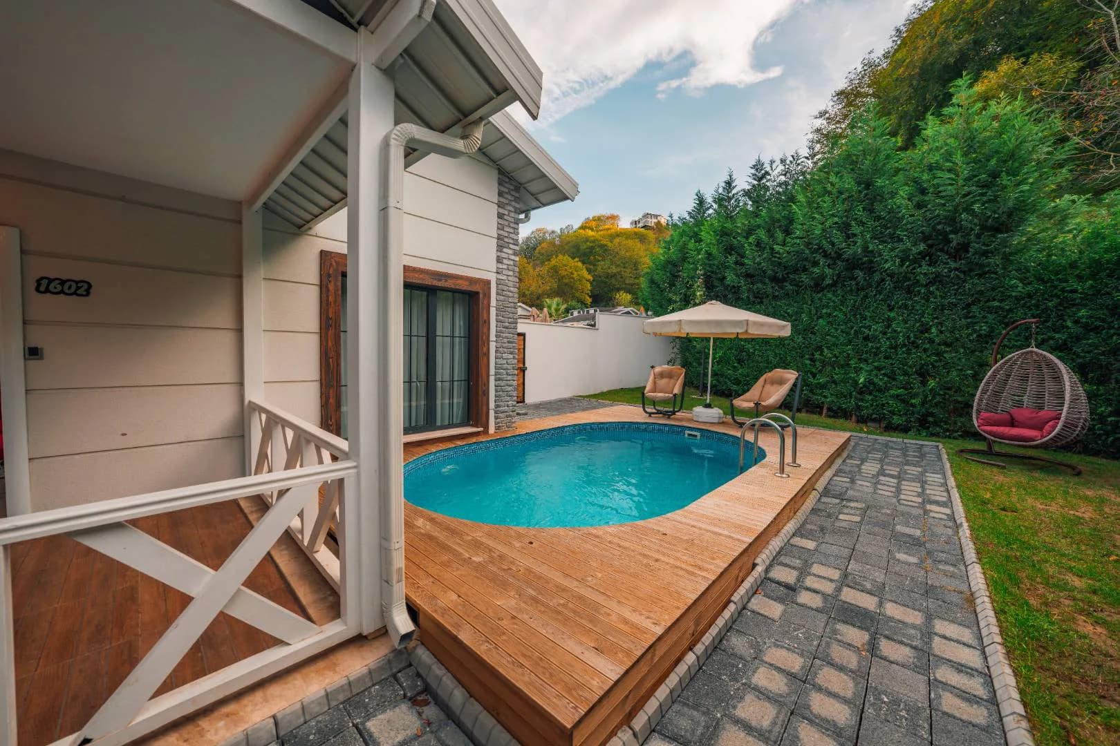 Sapanca Kırkpınar'da Geniş Ailelere Uygun, Isıtmalı Havuzlu, Kiralık Villa görsel 3