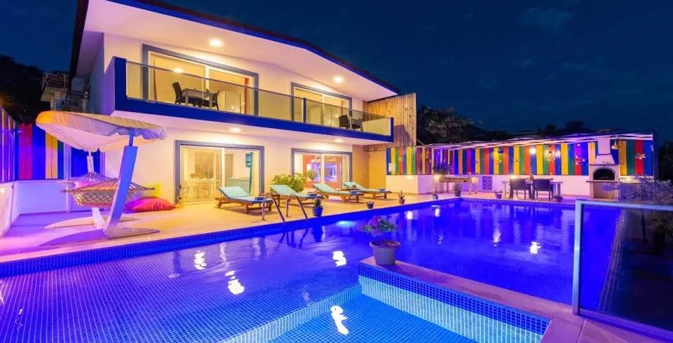 Kaş Üzümlü'de Doğa İçerisinde, Özel Havuzlu, 4 Kişilik, Konforlu Villa görsel 2