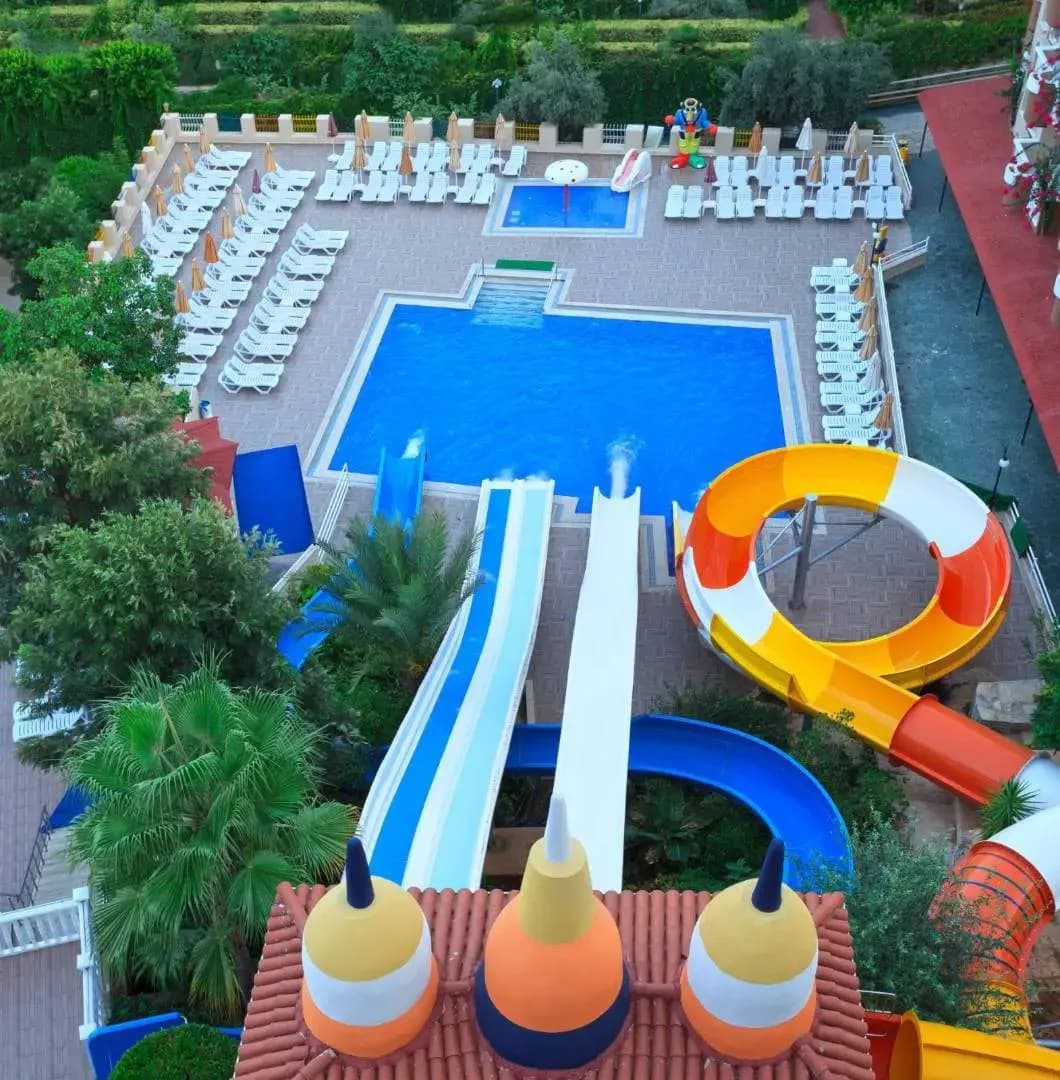 Alanya Kestel'de Tesis İçerisinde, Aquaparklı, 1+1 Tatil Evi görsel 2