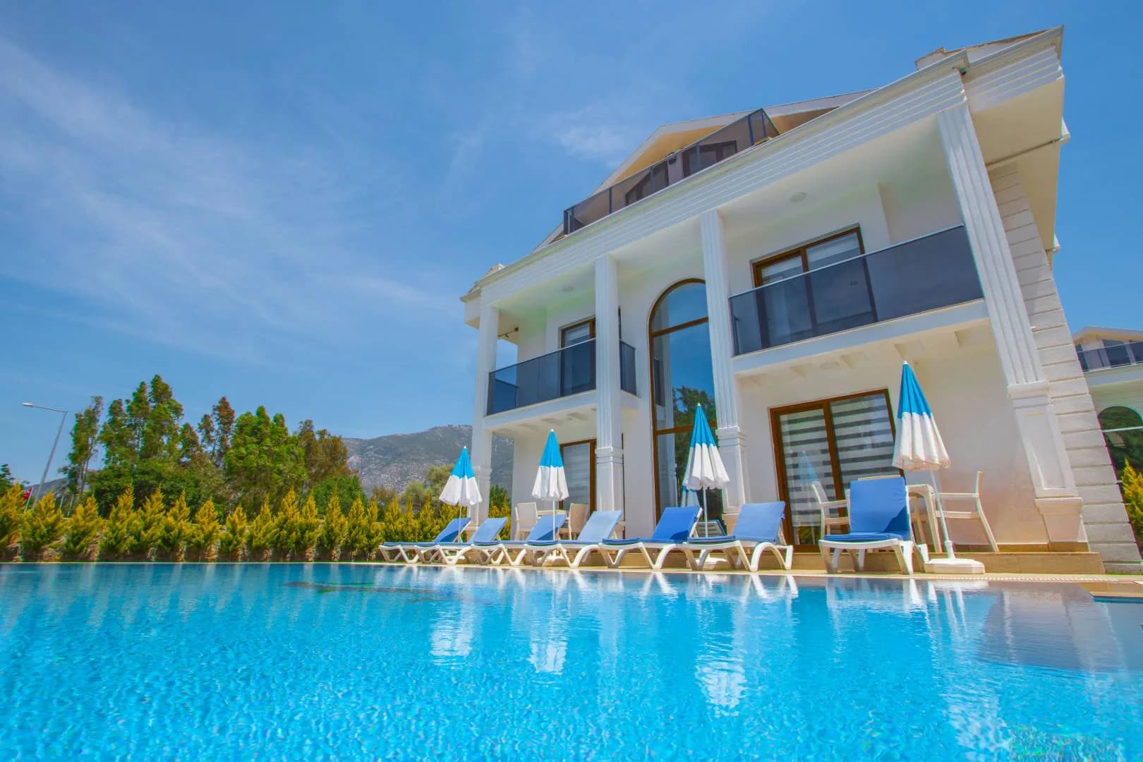 Fethiye Ölüdeniz'de Sakin Konumda, Özel Havuzlu, Bahçeli Villa görsel 2