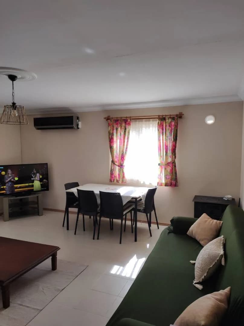 Datça'da Merkeze Yakın Konumda, 8 Kişilik, Konforlu Kiralık Villa görsel 3