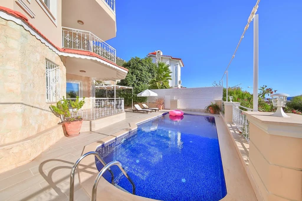Kalkan Merkez'de Denize Yürüyüş Mesafesinde, Özel Havuzlu, 2+1 Villa görsel 2