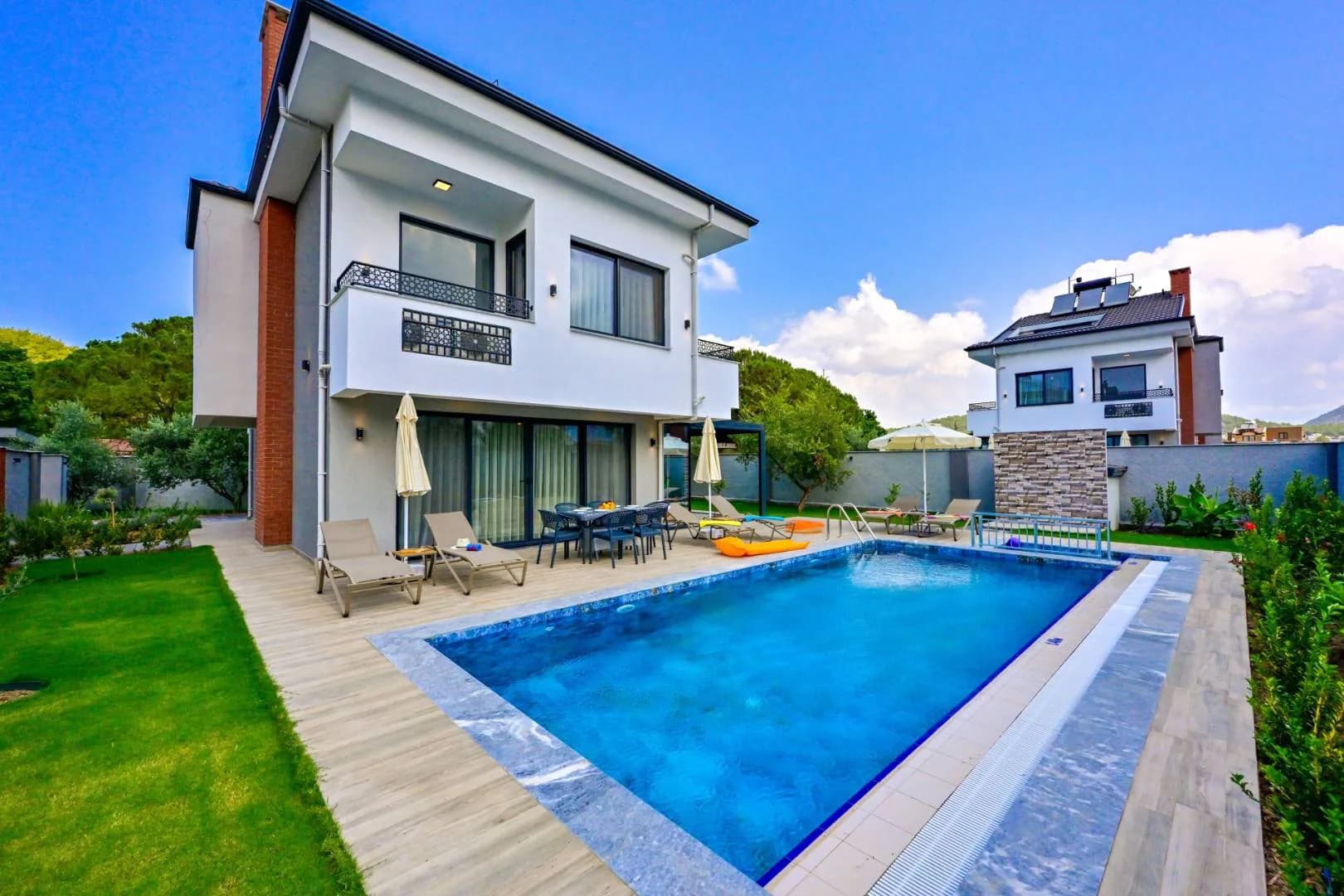 Ölüdeniz'de Geniş Ailelere Uygun, Kapalı Havuzlu, Kiralık Villa görsel 2